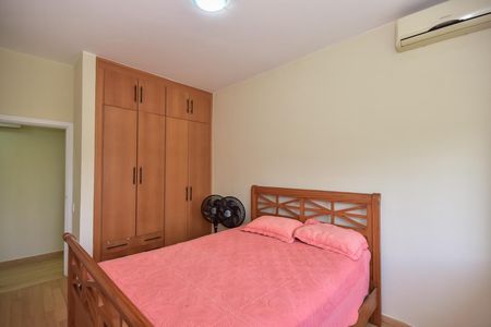 Apartamento à venda com 272m², 4 quartos e 4 vagasSuíte 2