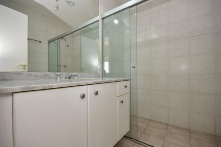 Apartamento à venda com 272m², 4 quartos e 4 vagasBanheiro da Suíte 1