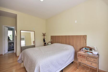 Apartamento à venda com 272m², 4 quartos e 4 vagasSuíte 4