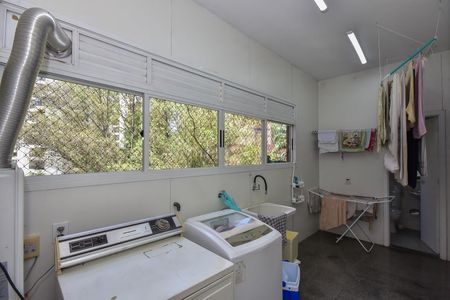 Apartamento à venda com 272m², 4 quartos e 4 vagasÁrea de Serviço