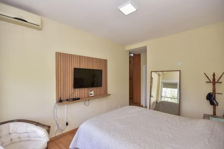 Apartamento à venda com 272m², 4 quartos e 4 vagasSuíte 4