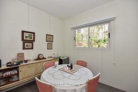 Apartamento à venda com 272m², 4 quartos e 4 vagasCopa