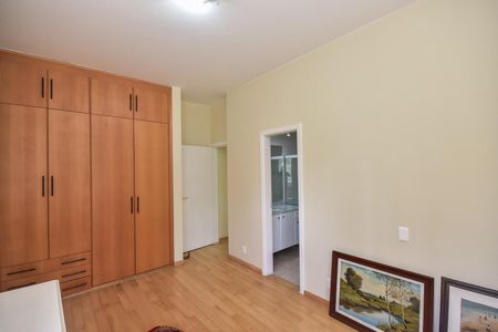 Apartamento à venda com 272m², 4 quartos e 4 vagasSuíte 1