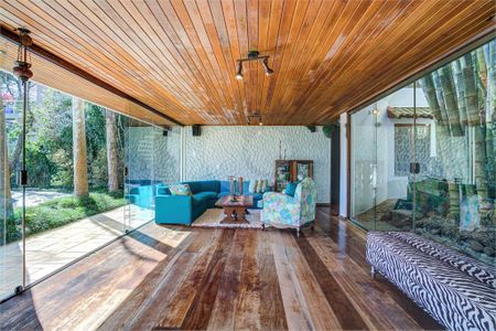 Casa de Condomínio à venda com 4 quartos, 500m² em Santo Amaro, São Paulo