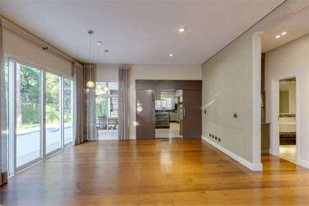 Casa à venda com 421m², 4 quartos e 4 vagas