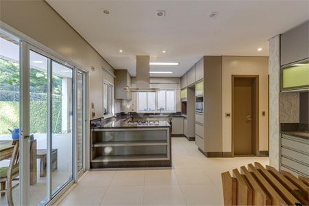 Casa à venda com 421m², 4 quartos e 4 vagas