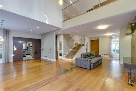 Casa à venda com 421m², 4 quartos e 4 vagas