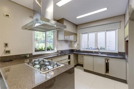 Casa à venda com 421m², 4 quartos e 4 vagas