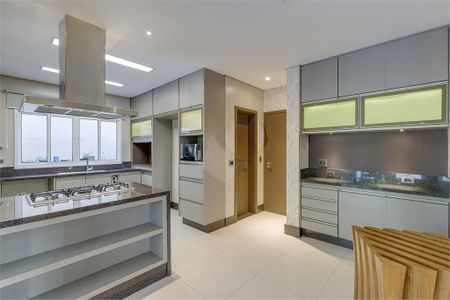 Casa à venda com 421m², 4 quartos e 4 vagas