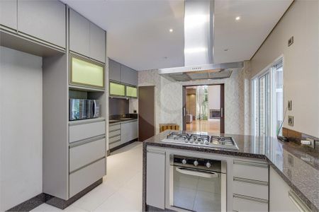 Casa à venda com 421m², 4 quartos e 4 vagas