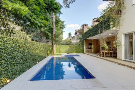 Casa à venda com 421m², 4 quartos e 4 vagas