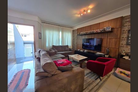 Casa à venda com 3 quartos, 251m² em Jardim do Mar, São Bernardo do Campo