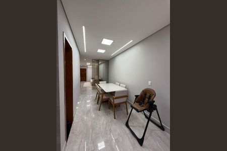 Casa à venda com 3 quartos, 190m² em Vila Carrão, São Paulo