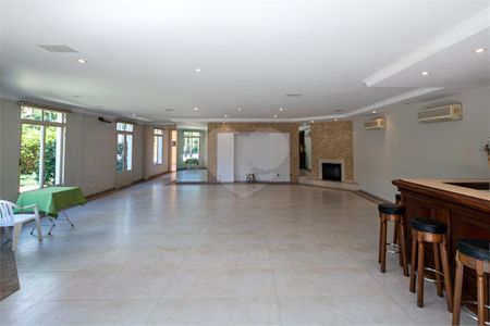 Casa à venda com 5 quartos, 850m² em Santo Amaro, São Paulo