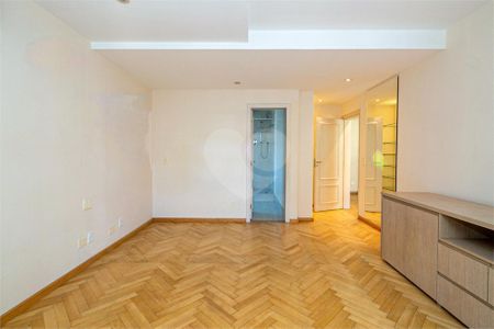 Casa à venda com 5 quartos, 850m² em Santo Amaro, São Paulo