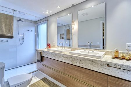 Casa à venda com 4 quartos, 407m² em Santo Amaro, São Paulo