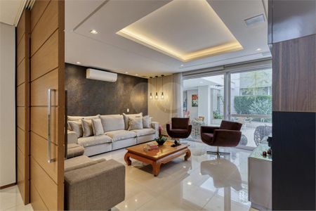 Casa à venda com 4 quartos, 407m² em Santo Amaro, São Paulo