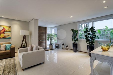 Casa à venda com 4 quartos, 407m² em Santo Amaro, São Paulo