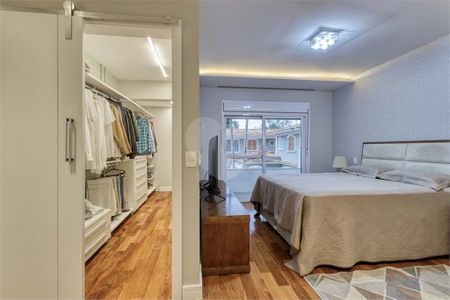 Casa à venda com 4 quartos, 407m² em Santo Amaro, São Paulo