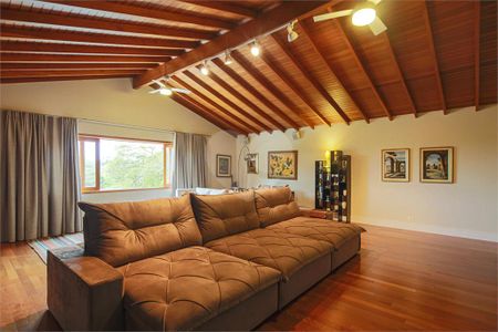 Casa à venda com 6 quartos, 1200m² em Jardim Cordeiro, São Paulo