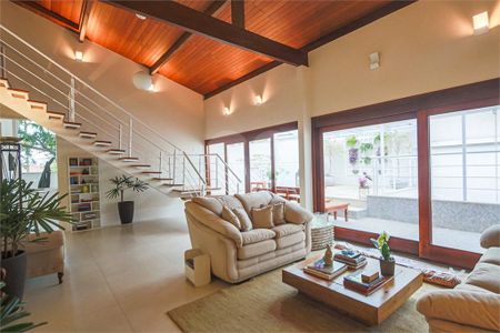 Casa à venda com 6 quartos, 1200m² em Jardim Cordeiro, São Paulo