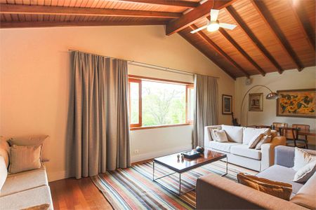 Casa à venda com 6 quartos, 1200m² em Jardim Cordeiro, São Paulo