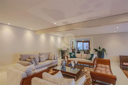 Casa à venda com 6 quartos, 1200m² em Jardim Cordeiro, São Paulo