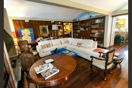 Casa à venda com 509m², 5 quartos e 6 vagasSala 1