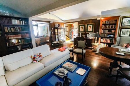 Casa à venda com 509m², 5 quartos e 6 vagasSala 1