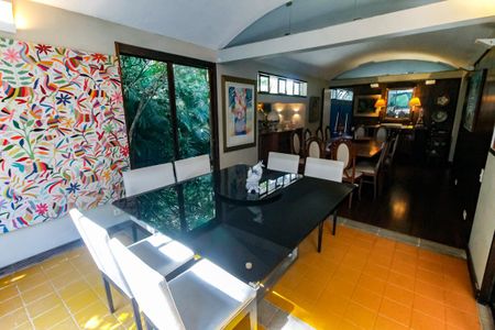 Casa à venda com 509m², 5 quartos e 6 vagasSala 4