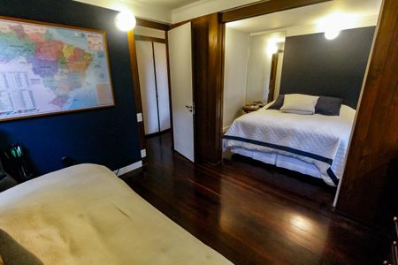 Casa à venda com 509m², 5 quartos e 6 vagasSuíte 1