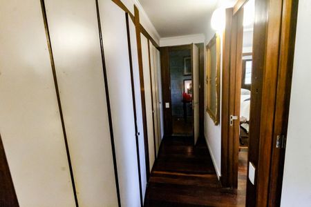 Casa à venda com 509m², 5 quartos e 6 vagasCloset da suíte 1