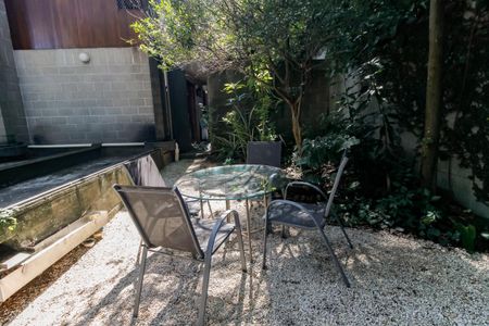 Casa à venda com 509m², 5 quartos e 6 vagasDetalhe - Jardim