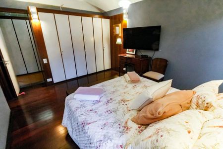 Casa à venda com 509m², 5 quartos e 6 vagasQuarto 1