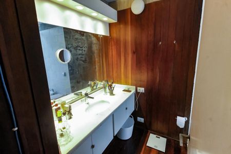 Casa à venda com 509m², 5 quartos e 6 vagasBanheiro da Suíte 3