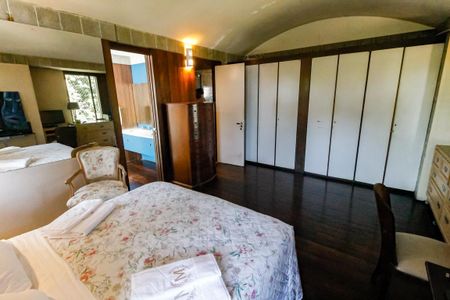 Casa à venda com 509m², 5 quartos e 6 vagasSuíte 2