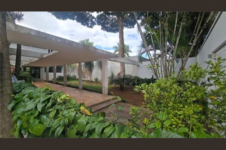 Casa à venda com 682m², 4 quartos e 4 vagas