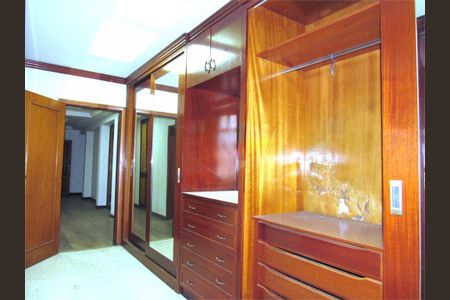 Casa à venda com 598m², 3 quartos e 6 vagas