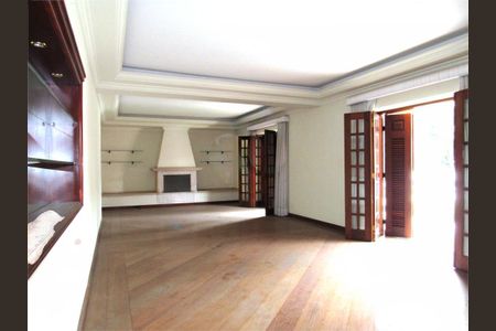 Casa à venda com 598m², 3 quartos e 6 vagas