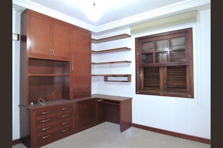 Casa à venda com 598m², 3 quartos e 6 vagas