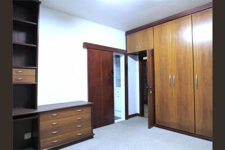 Casa à venda com 598m², 3 quartos e 6 vagas