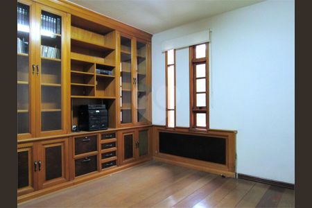 Casa à venda com 3 quartos, 598m² em Jardim Cordeiro, São Paulo