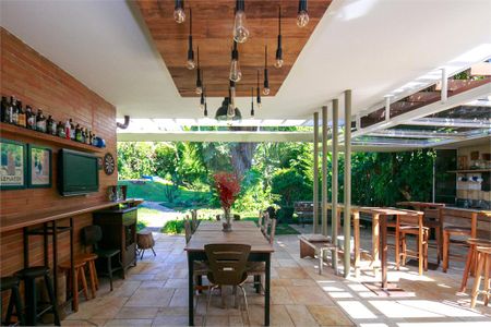 Casa à venda com 4 quartos, 450m² em Campo Belo, São Paulo