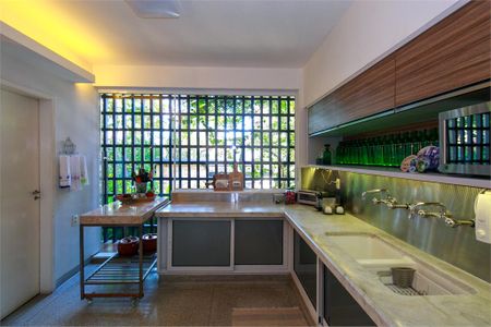 Casa à venda com 4 quartos, 450m² em Campo Belo, São Paulo