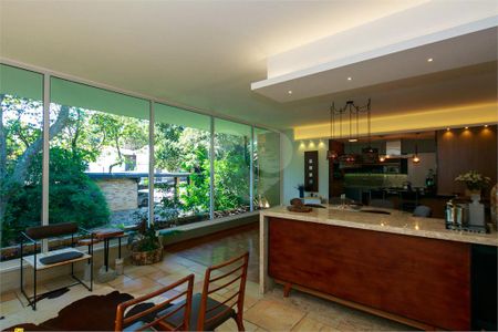 Casa à venda com 4 quartos, 450m² em Campo Belo, São Paulo