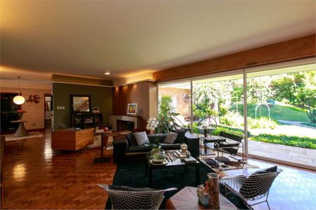 Casa à venda com 4 quartos, 450m² em Campo Belo, São Paulo