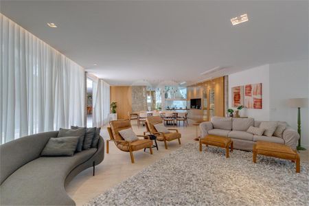 Casa à venda com 3 quartos, 396m² em Jardim dos Estados, São Paulo