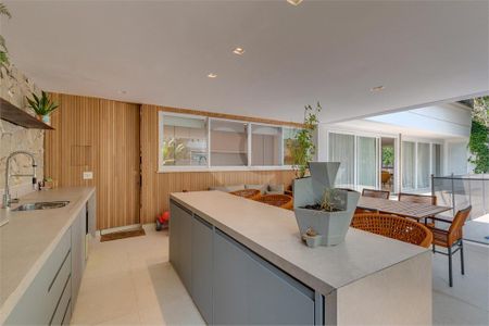 Casa à venda com 3 quartos, 396m² em Jardim dos Estados, São Paulo