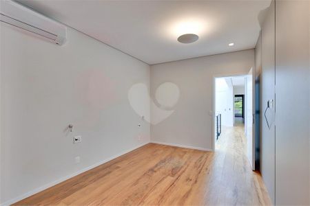 Casa de Condomínio à venda com 4 quartos, 600m² em Santo Amaro, São Paulo