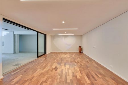 Casa de Condomínio à venda com 4 quartos, 600m² em Santo Amaro, São Paulo